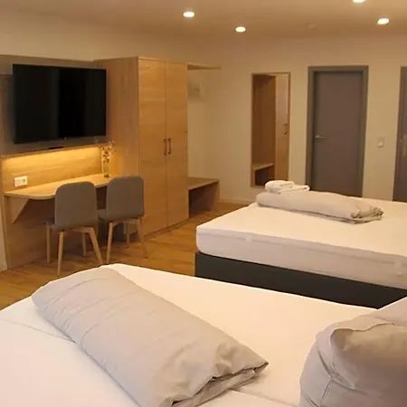 Am Kirschberg 3*