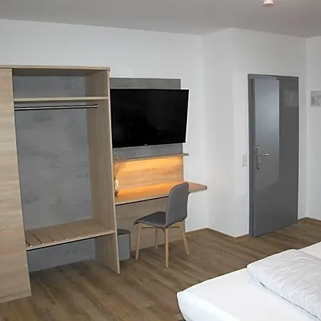 Am Kirschberg 3*